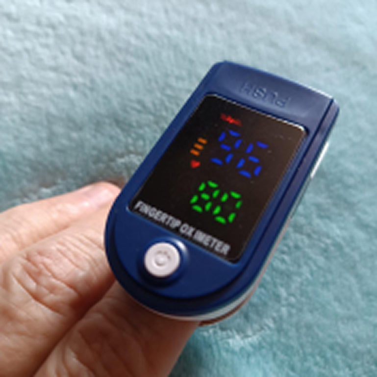OxiLuny v2 Pulse Oximeter for SpO2 and Pulse Rate