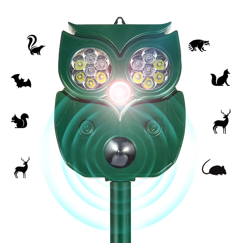 Skunovaxo Solar Motion Activated Skunk & Pest Deterrent